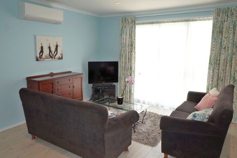 Photo of property in 9 Barbados Way, One Tree Point, 0118