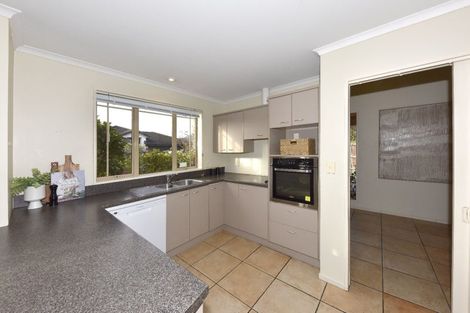 Photo of property in 8 Scarlet Lane, Redwood, Christchurch, 8051