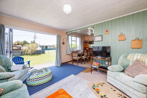 Photo of property in 72 Nash Parade, Foxton Beach, Foxton, 4815