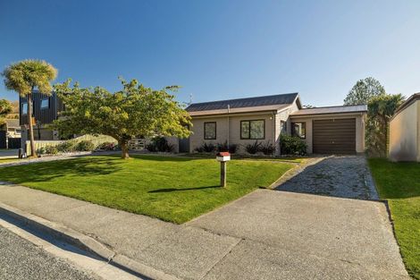 Photo of property in 8 Kawarau Place, Frankton, Queenstown, 9300