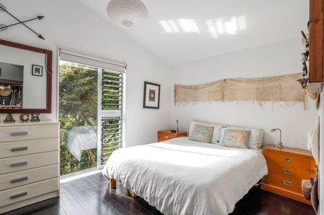 Photo of property in 33 Miro Road, Palm Beach, Waiheke Island, 1081