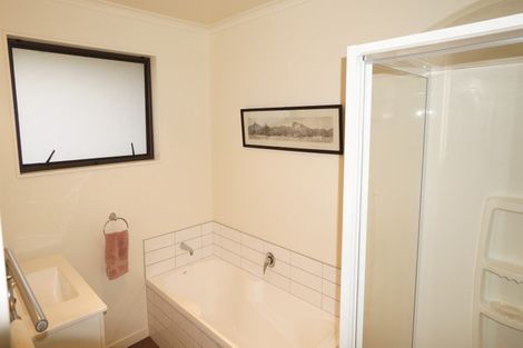 Photo of property in 16 Ocean View Rise, Ruakaka, 0116