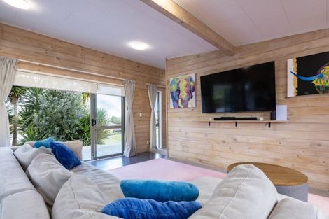 Photo of property in 40 Omana Avenue, Shelly Beach, Helensville, 0874