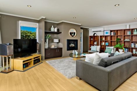 Photo of property in 10 Maple Lane, Huapai, Kumeu, 0810