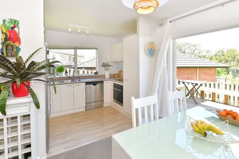 Photo of property in 2/18 Ellenbury Place, Stanmore Bay, Whangaparaoa, 0932