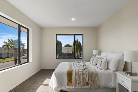 Photo of property in 2 Harrys Way, Redwood, Christchurch, 8051