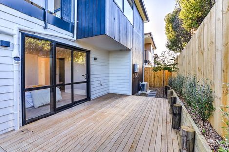 Photo of property in 858c East Coast Road, Northcross, Auckland, 0630