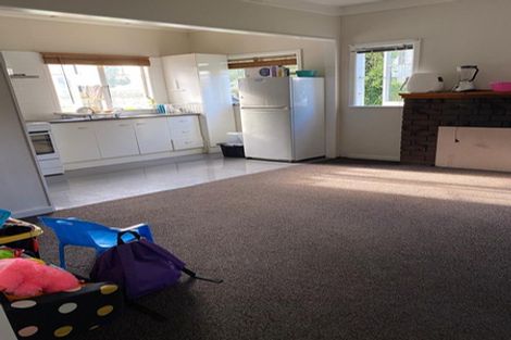 Photo of property in 2a Sturdee Road, Manurewa, Auckland, 2102