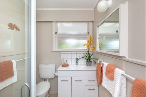 Photo of property in 47 Karaka Crescent, Levin, 5510