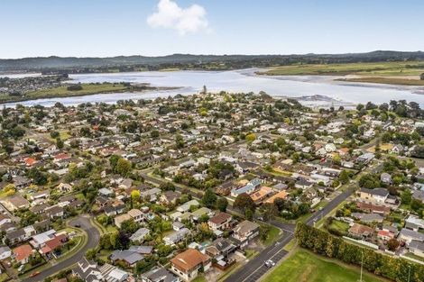 Photo of property in 19 Domain Road, Weymouth, Auckland, 2103