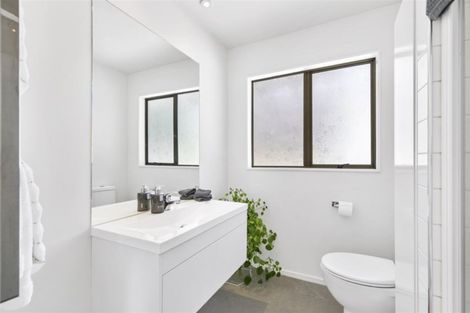 Photo of property in 4/145 Mokoia Road, Birkenhead, Auckland, 0626