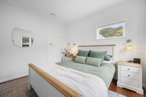 Photo of property in 39 Tuatoru Street, Eastbourne, Lower Hutt, 5013