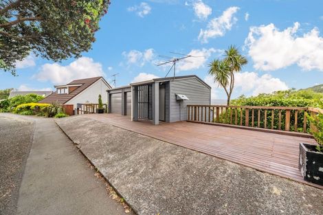 Photo of property in 33 Oak Avenue, Paremata, Porirua, 5024