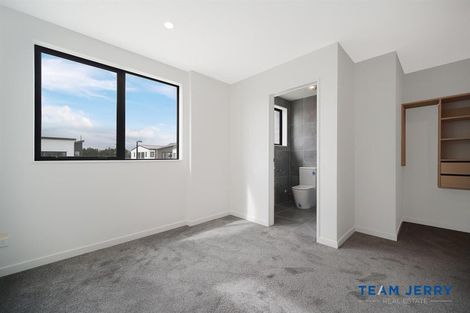 Photo of property in 35 Survila Street, Papakura, 2110