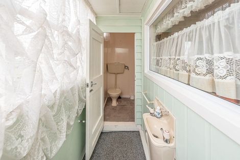 Photo of property in 35 Abbot Street, Gonville, Whanganui, 4501