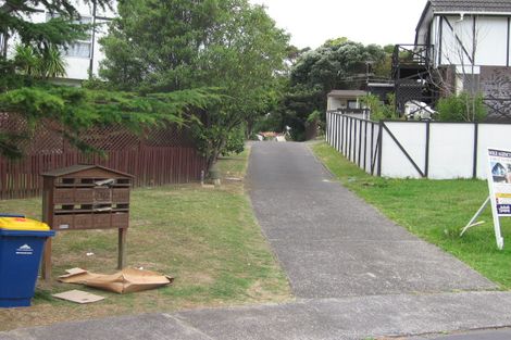 Photo of property in 2/31 Tree View Avenue, Glenfield, Auckland, 0629
