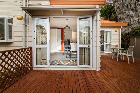 Photo of property in 2/26 Beaudine Avenue, Glenfield, Auckland, 0629