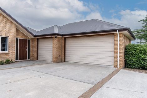 Photo of property in 8 Oakmont Place, Rototuna, Hamilton, 3210