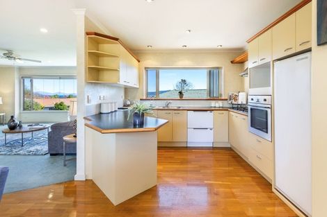 Photo of property in 7 Fairview Terrace, Waipahihi, Taupo, 3330