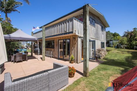 Photo of property in 8 Patterson Place, Waihi Beach, 3611