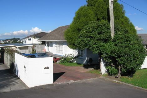 Photo of property in 1/375 East Coast Road, Mairangi Bay, Auckland, 0630