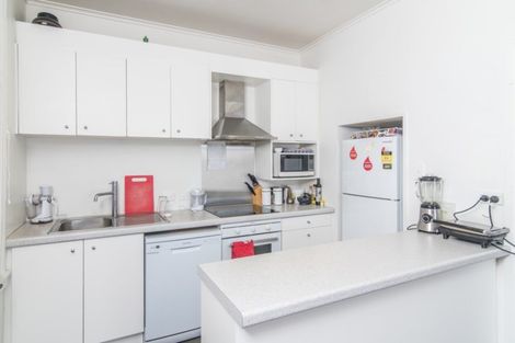 Photo of property in 77 Majoribanks Street, Mount Victoria, Wellington, 6011