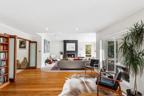 Photo of property in 9 Sandown Road, Rothesay Bay, Auckland, 0630