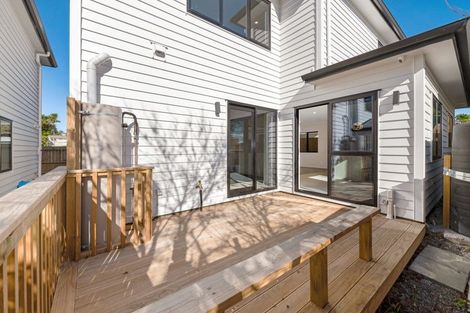Photo of property in 76a Ennis Avenue, Pakuranga Heights, Auckland, 2010