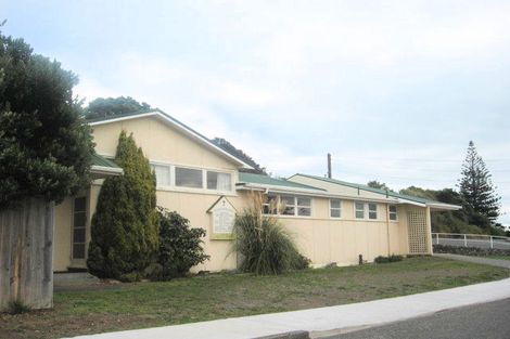 Photo of property in 2 Miriona Grove, Paekakariki, 5034