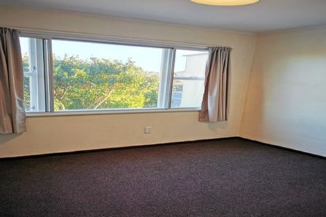 Photo of property in 56 Stewart Drive, Newlands, Wellington, 6037