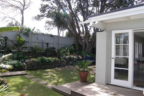 Photo of property in 81 Norwood Road, Bayswater, Auckland, 0622