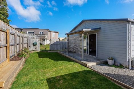 Photo of property in 10a Alexander Road, Raumati Beach, 5032