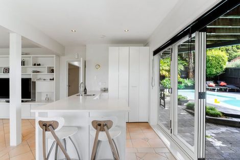 Photo of property in 5 Amante Crescent, Mairangi Bay, Auckland, 0630