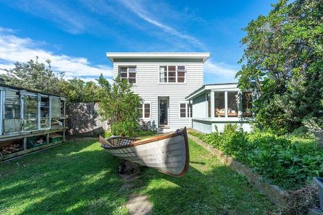 Photo of property in 189 Breaker Bay Road, Breaker Bay, Wellington, 6022