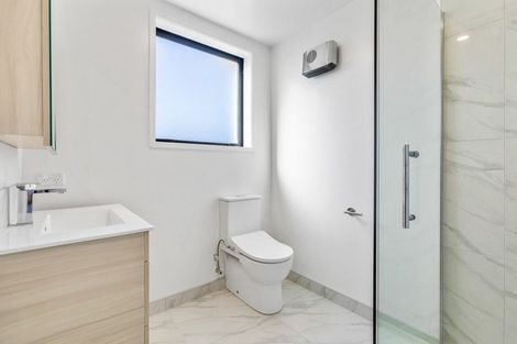 Photo of property in 5/172 Don Buck Road, Massey, Auckland, 0614