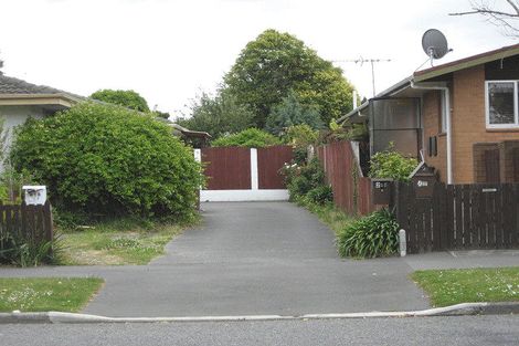Photo of property in 1/215 Queenspark Drive, Parklands, Christchurch, 8083