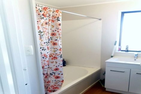 Photo of property in 15 Sabot Place, Massey, Auckland, 0614