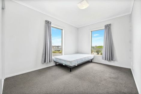 Photo of property in 48 Kaimoana Street, Weymouth, Auckland, 2103
