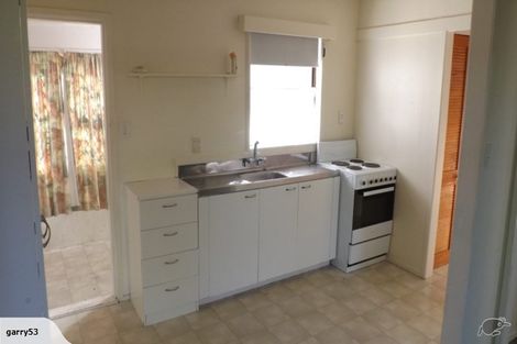 Photo of property in 17 Titirangi Road, New Lynn, Auckland, 0600