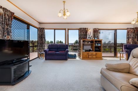 Photo of property in 1010 Scenic Drive North, Swanson, Auckland, 0816