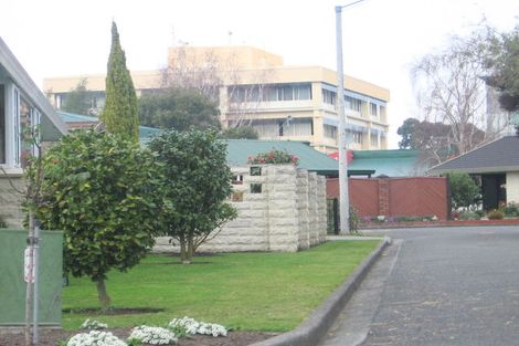 Photo of property in 17 Lowther Place, Taradale, Napier, 4112