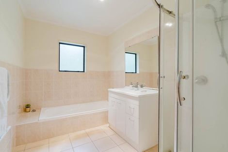 Photo of property in 37 Westglen Place, Ranui, Auckland, 0612