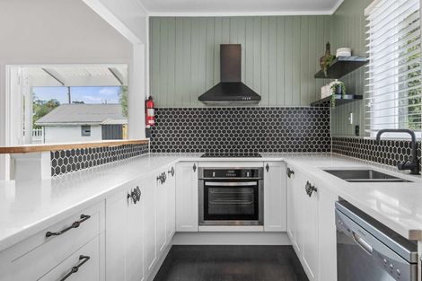 Photo of property in 221 Henderson Valley Road, Henderson, Auckland, 0612