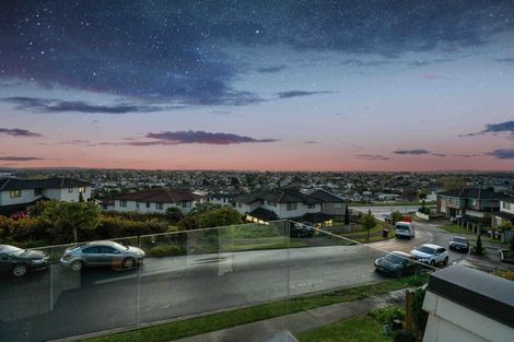 Photo of property in 19 Kereru Rise, Papakura, 2110