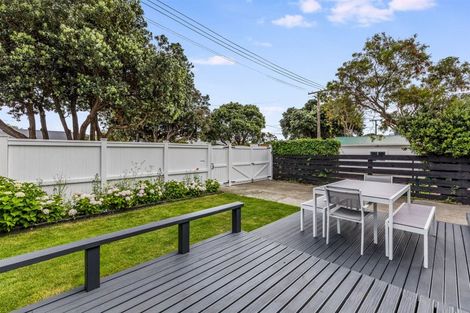 Photo of property in 37 Tuatoru Street, Eastbourne, Lower Hutt, 5013