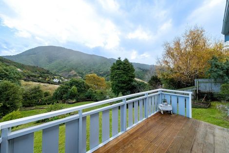 Photo of property in 25 Dorset Street, Picton, 7220