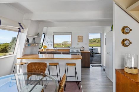 Photo of property in 3 Harapaki Road, Riversdale Beach, Masterton, 5872