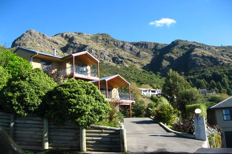 Photo of property in 5 Hyland Brae, Governors Bay, Lyttelton, 8971