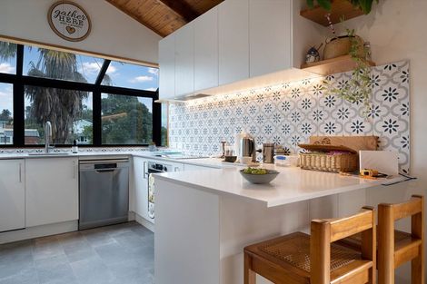 Photo of property in 1/24 Blacklock Avenue, Henderson, Auckland, 0612