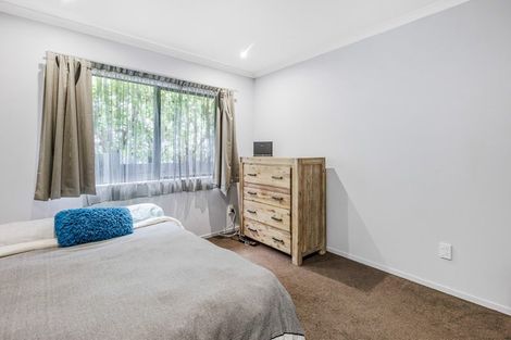 Photo of property in 86 San Marino Drive West, Henderson, Auckland, 0612